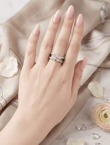 Luxe Ribbon Crown Ring - Glimmer Hub