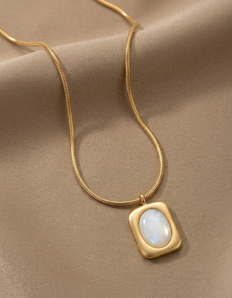 Natural Aura Pendant - Glimmer Hub