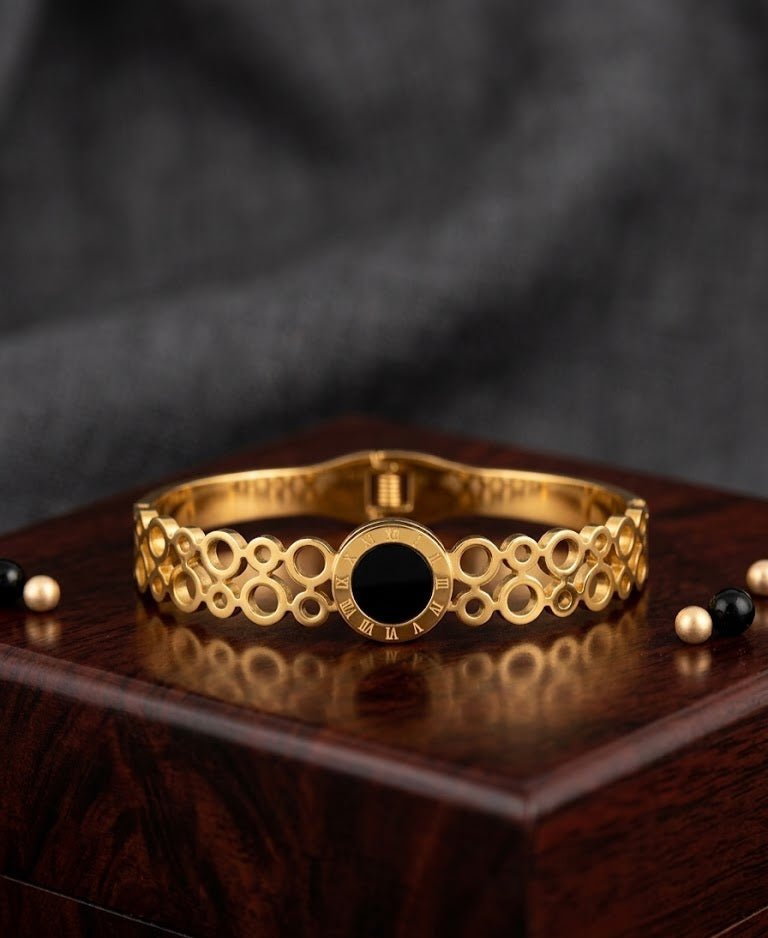 Noir Elegance Bangle - Glimmer Hub