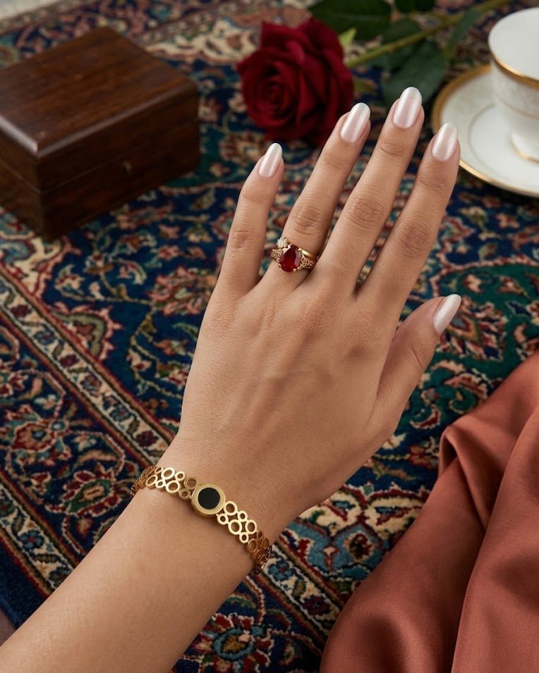 Noir Elegance Bangle - Glimmer Hub